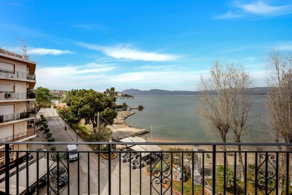 Bright Central Apartment With Splendid Sea View! Халкіда Екстер'єр фото