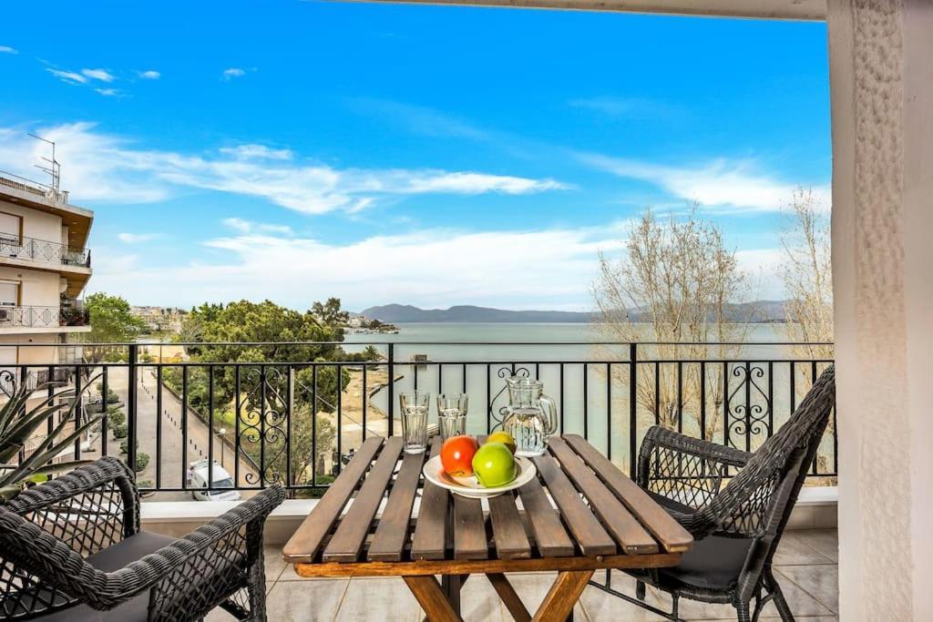 Bright Central Apartment With Splendid Sea View! Халкіда Екстер'єр фото