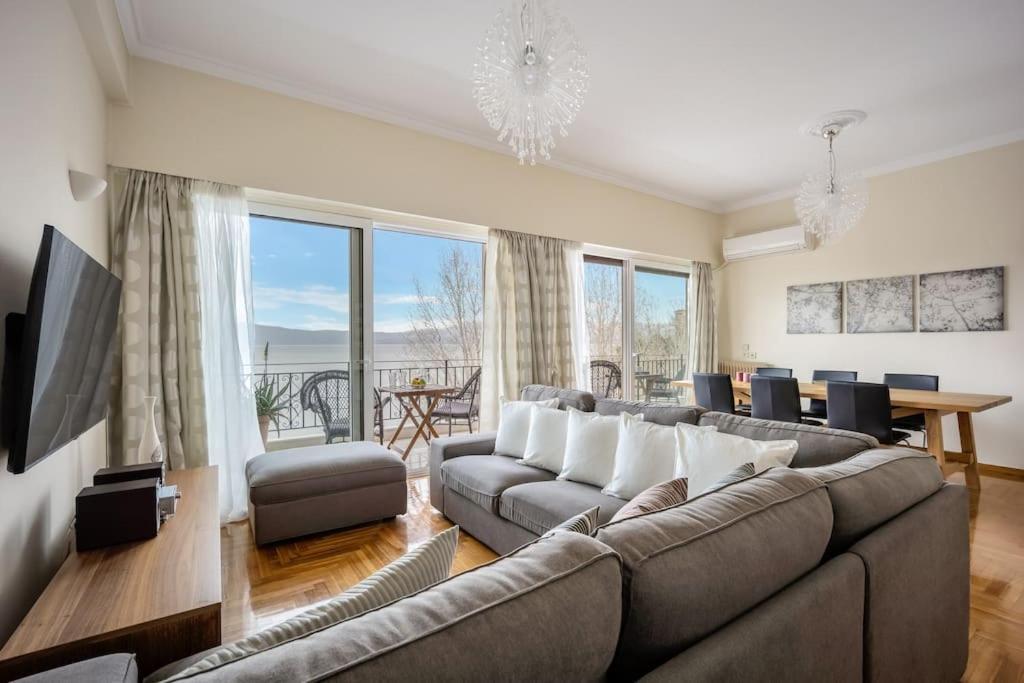 Bright Central Apartment With Splendid Sea View! Халкіда Екстер'єр фото
