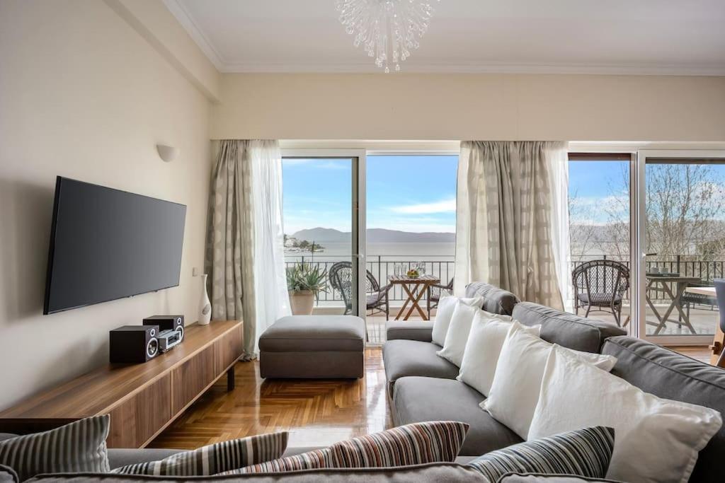 Bright Central Apartment With Splendid Sea View! Халкіда Екстер'єр фото